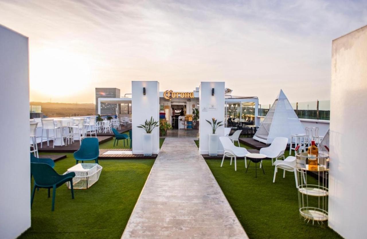 Bristol Sunset Beach Private Apartment Коралео Екстериор снимка