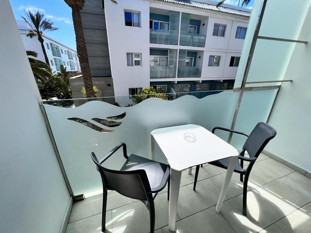 Bristol Sunset Beach Private Apartment Коралео Екстериор снимка